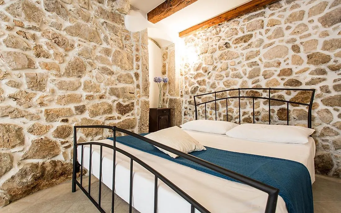 Apartment & Room Antonio Vrbnik