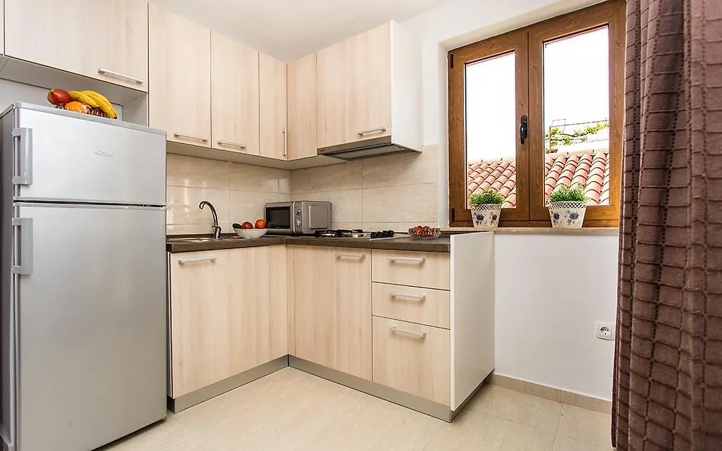Apartment & Room Antonio Vrbnik