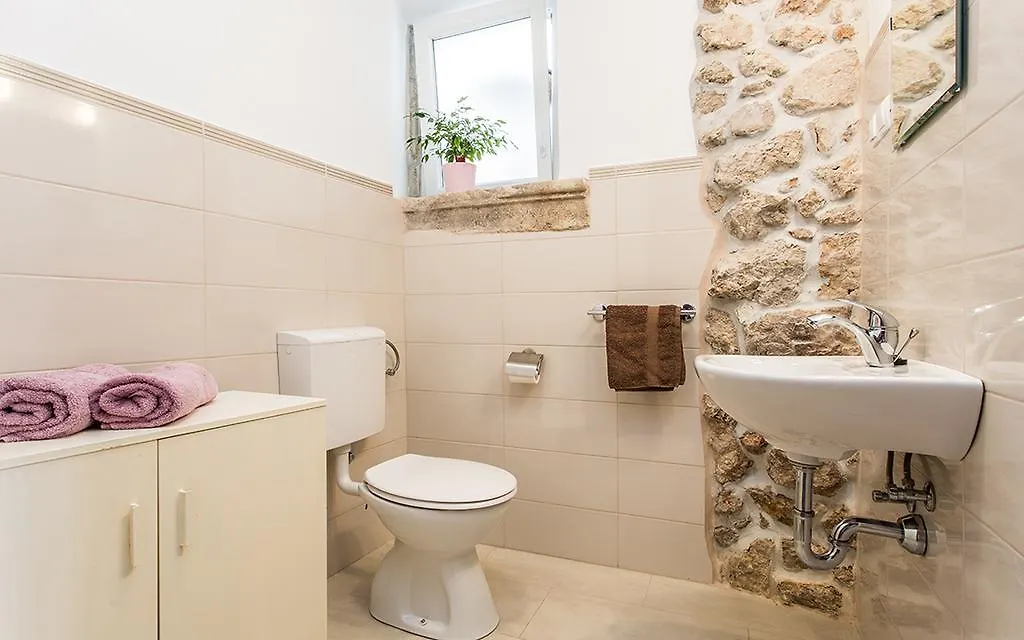 Apartment & Room Antonio Vrbnik