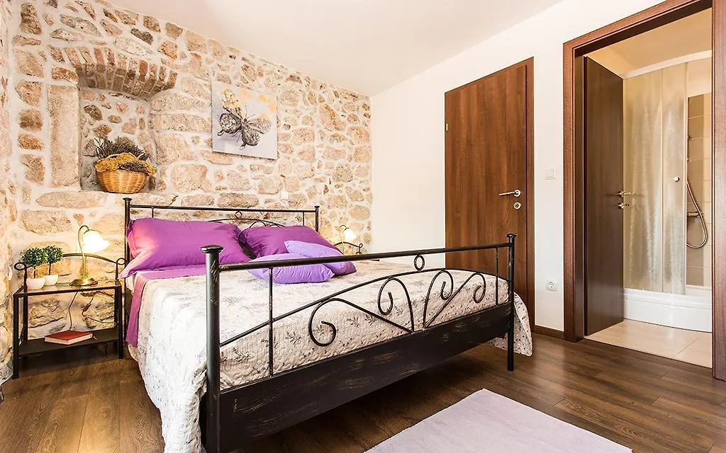 Apartment & Room Antonio Vrbnik