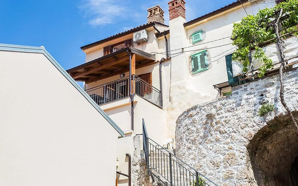 Apartment & Room Antonio Vrbnik