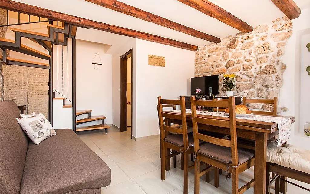 Apartment & Room Antonio Vrbnik  0*, Vrbnik (Primorje-Gorski Kotar) Croatia